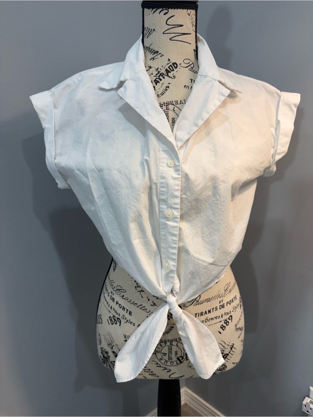 Banana Republic White Tie-Front Button Down Shirt